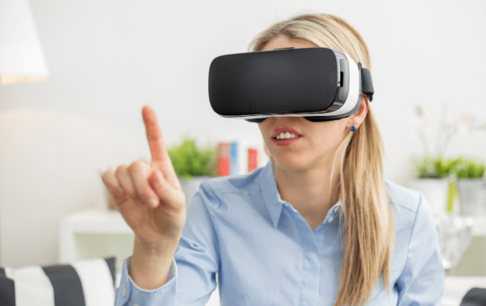 Oculus Rift Vs. HTC Vive: Which One Would You Choose?